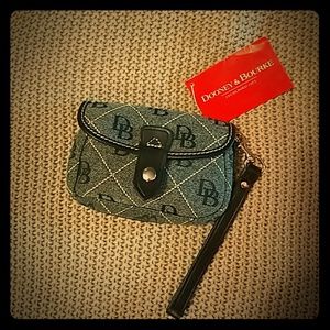 Dooney & Bourke wristlet
